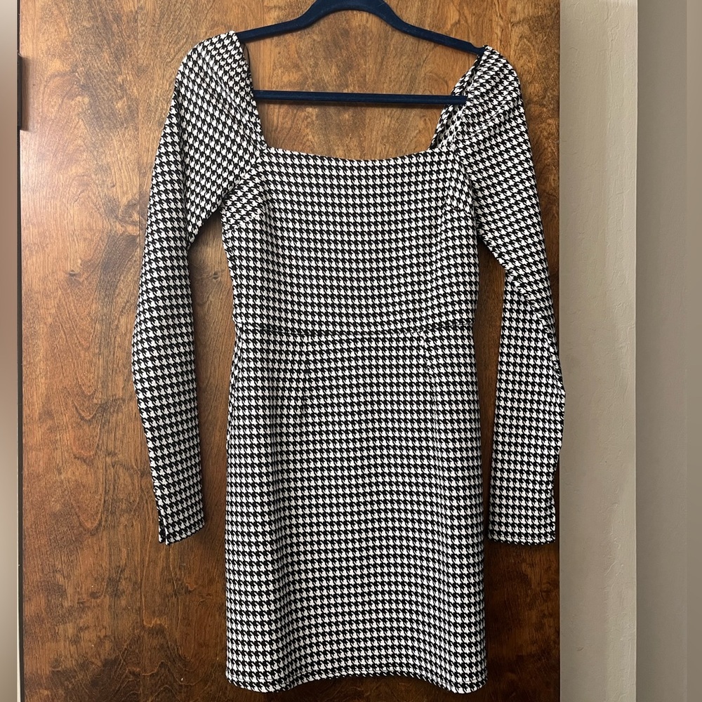NWT Francesca’s Mi Ami Mini Houndstooth Dress, women’s size medium